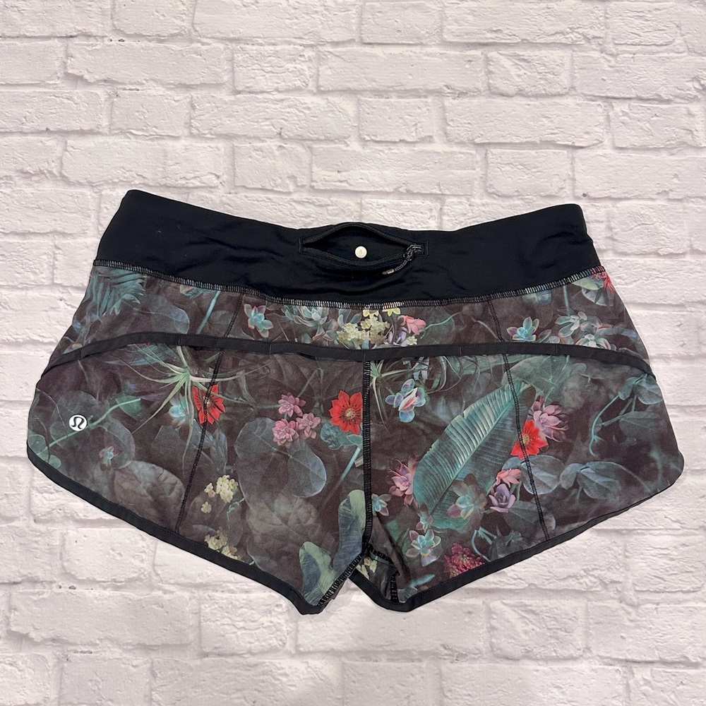 Lululemon Speed Shorts - Curious Jungle